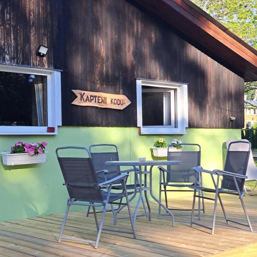 Kapteni Suvekodu Laulasmaa Exteriör bild
